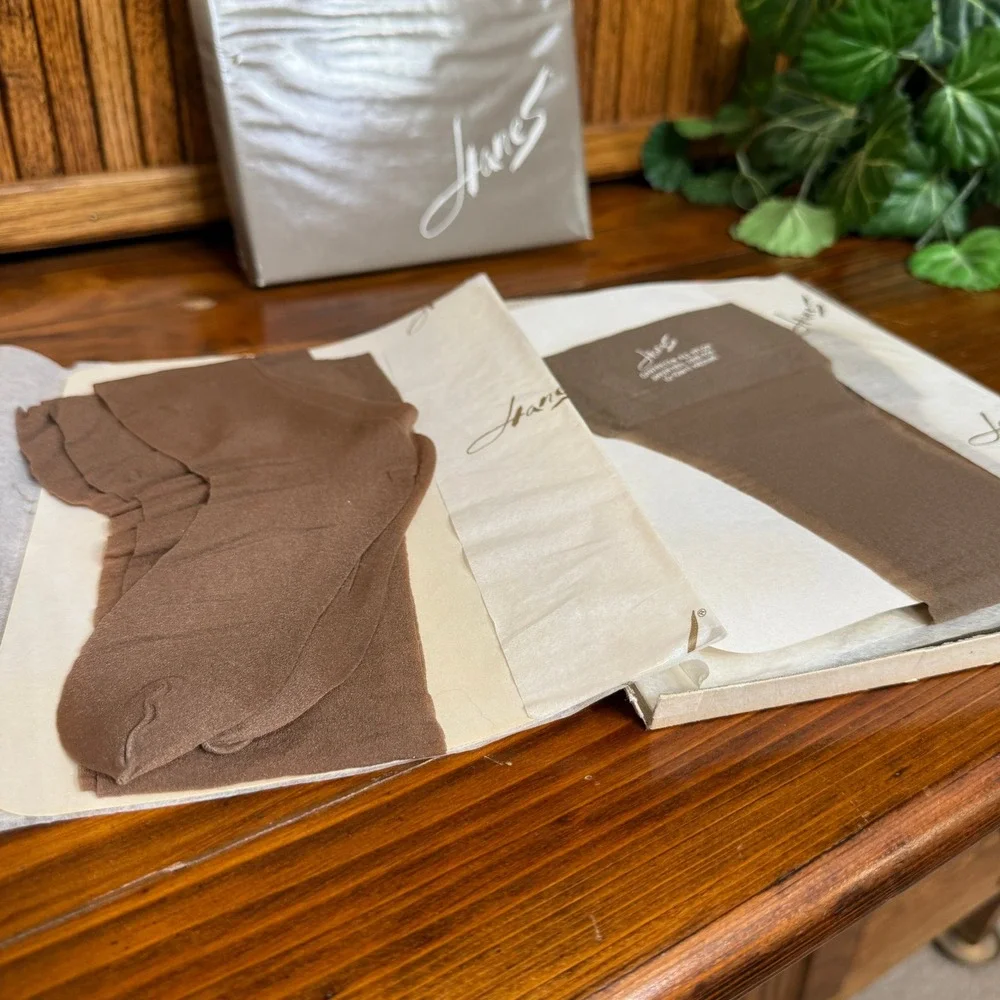 Hanes Cantrece II Stockings Womens Medium Driftwood Brown 3 Pairs Vintage NOS